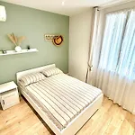 T3 6 Personnes De 60m2 Au Coeur De Ville, Terrasse Et Parking Gratuit * Saint-Raphaël