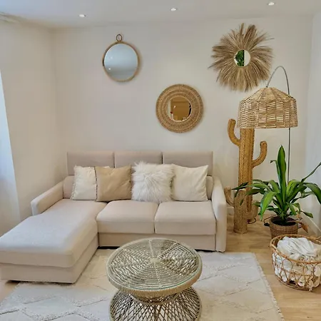 Appartement T3 6 Personnes De 60m2 Au Coeur De Ville, Terrasse Et Parking Gratuit *