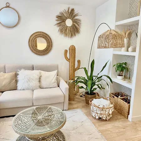 T3 6 Personnes De 60m2 Au Coeur De Ville, Terrasse Et Parking Gratuit Apartamento Saint-Raphaël