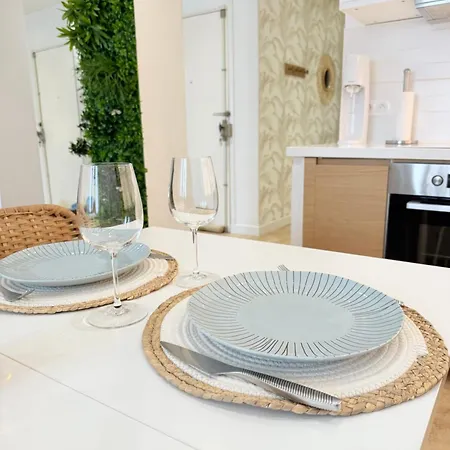 T3 6 Personnes De 60m2 Au Coeur De Ville, Terrasse Et Parking Gratuit *