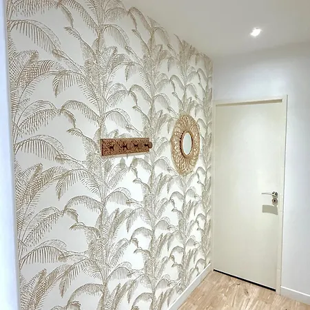 T3 6 Personnes De 60m2 Au Coeur De Ville, Terrasse Et Parking Gratuit Apartamento Saint-Raphaël