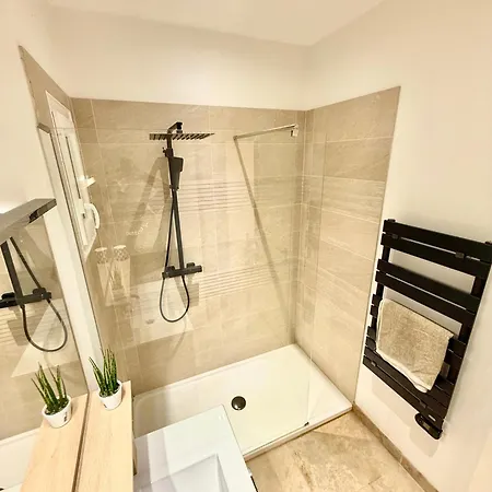 Apartamento T3 6 Personnes De 60m2 Au Coeur De Ville, Terrasse Et Parking Gratuit