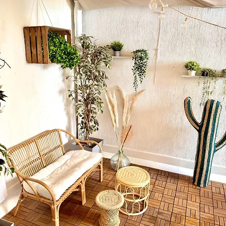 T3 6 Personnes De 60m2 Au Coeur De Ville, Terrasse Et Parking Gratuit * Saint-Raphaël