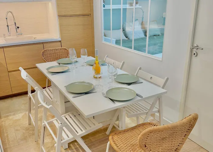 Appartement T3 6 Personnes De 60m2 Au Coeur De Ville, Terrasse Et Parking Gratuit