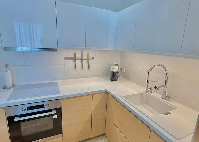 T3 6 Personnes De 60m2 Au Coeur De Ville, Terrasse Et Parking Gratuit Saint-Raphaël