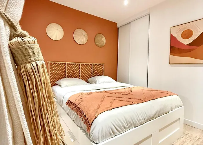 Appartement T3 6 Personnes De 60m2 Au Coeur De Ville, Terrasse Et Parking Gratuit