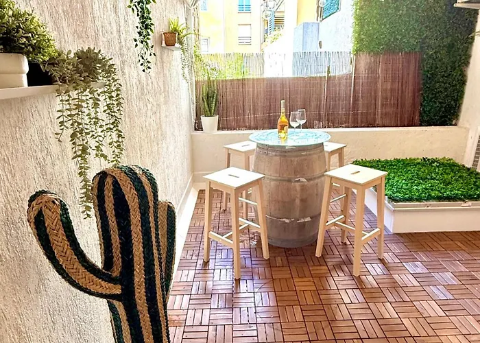 Appartement T3 6 Personnes De 60m2 Au Coeur De Ville, Terrasse Et Parking Gratuit Saint-Raphaël