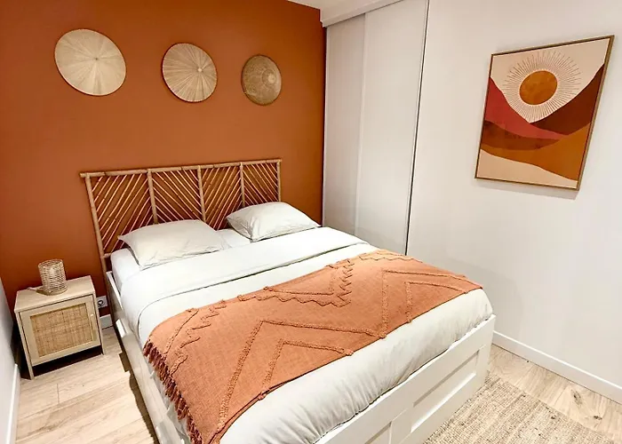 T3 6 Personnes De 60m2 Au Coeur De Ville, Terrasse Et Parking Gratuit Appartement Saint-Raphaël