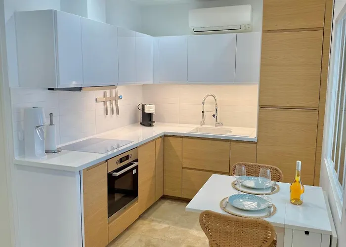 Appartement T3 6 Personnes De 60m2 Au Coeur De Ville, Terrasse Et Parking Gratuit Saint-Raphaël